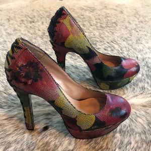 Floral Platform Pump